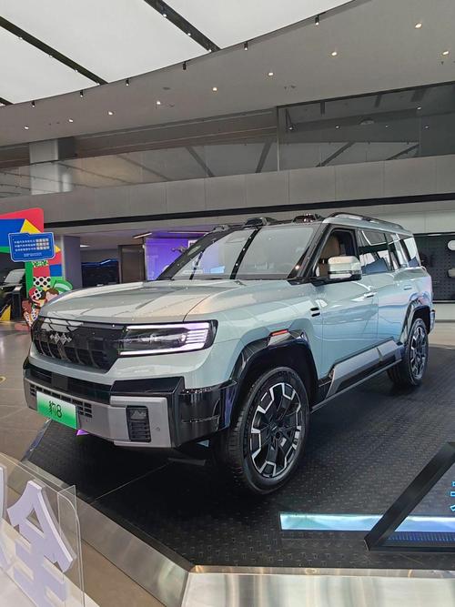 成都230比亚迪方程豹硬派越野的爆款，英菲尼迪35周年与你共成长